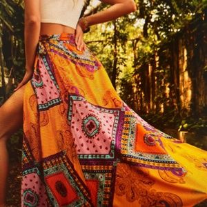 Knot Side Split Skirt